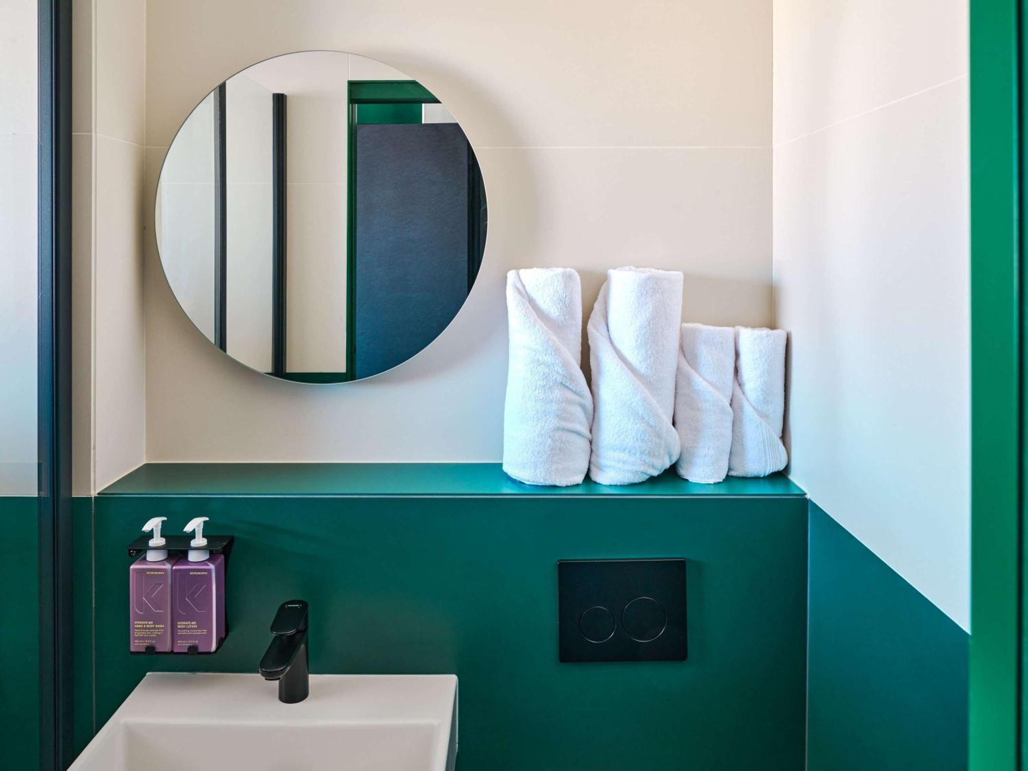 Tribe Paris Clichy Hotel Luaran gambar